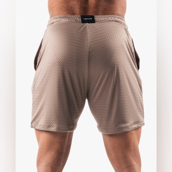 Alphalete LDB MORE MESH SHORT 6” - Small - Picture 3 of 6
